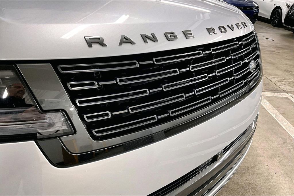 Certified 2023 Land Rover Range Rover SE image 31