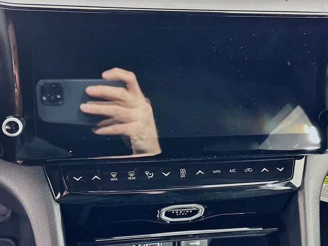 New 2026 Jeep Grand Cherokee Altitude image 10