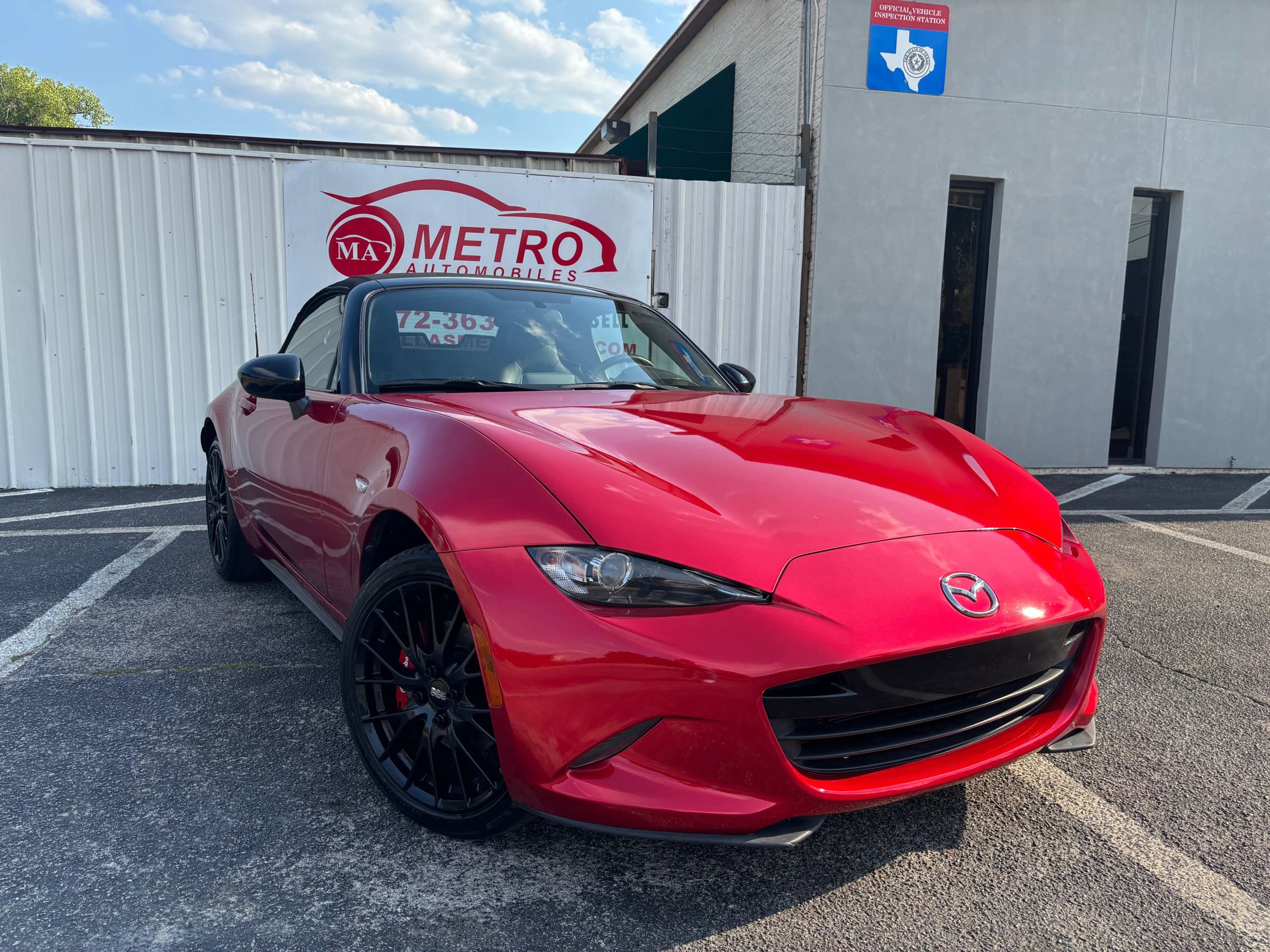 Used 2017 MAZDA MX-5 Miata Club w/ Brembo/BBS Package image 9
