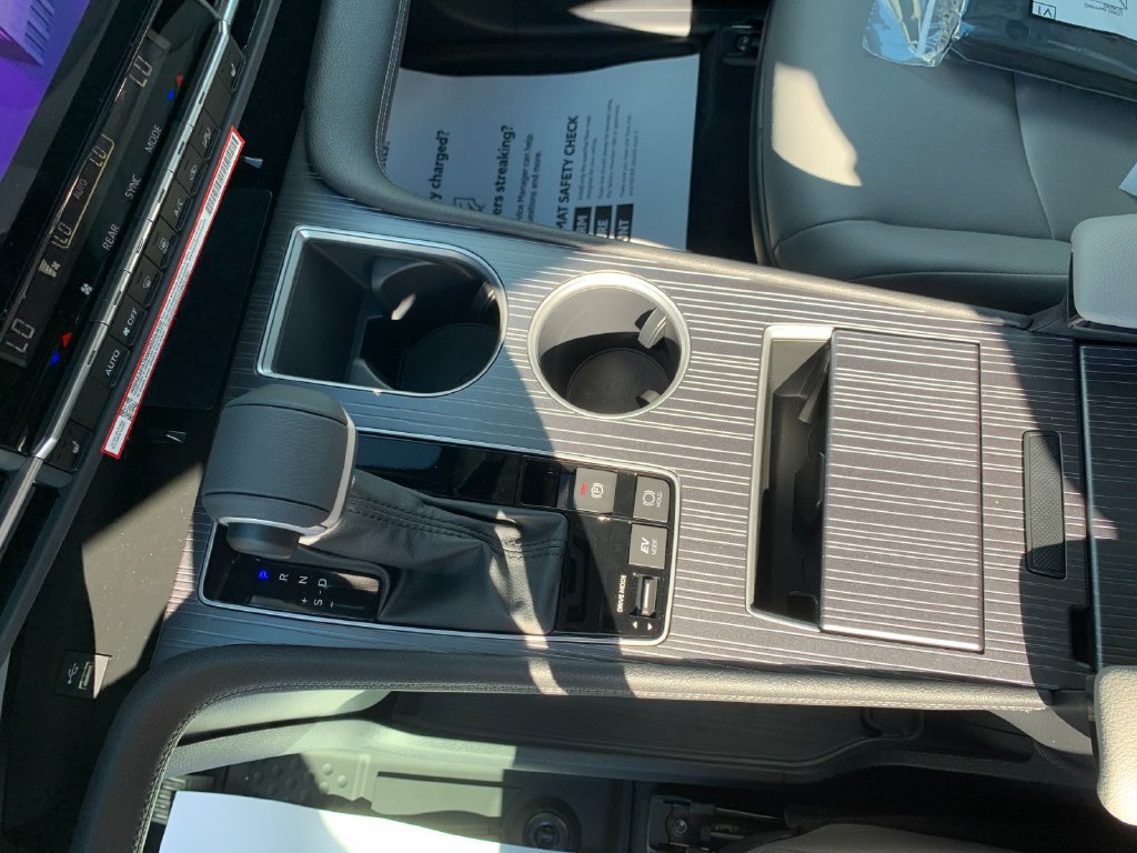 New 2026 Toyota Sienna XLE AWD/4WD image 24