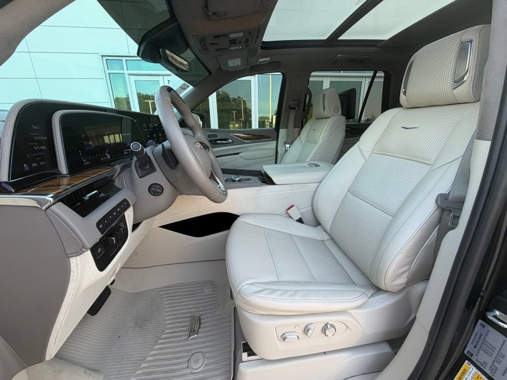 Used 2024 Cadillac Escalade Sport Platinum w/ LPO, Floor Liner Package AWD/4WD image 8