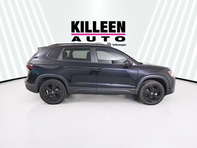 New 2025 Volkswagen Taos SE image 8