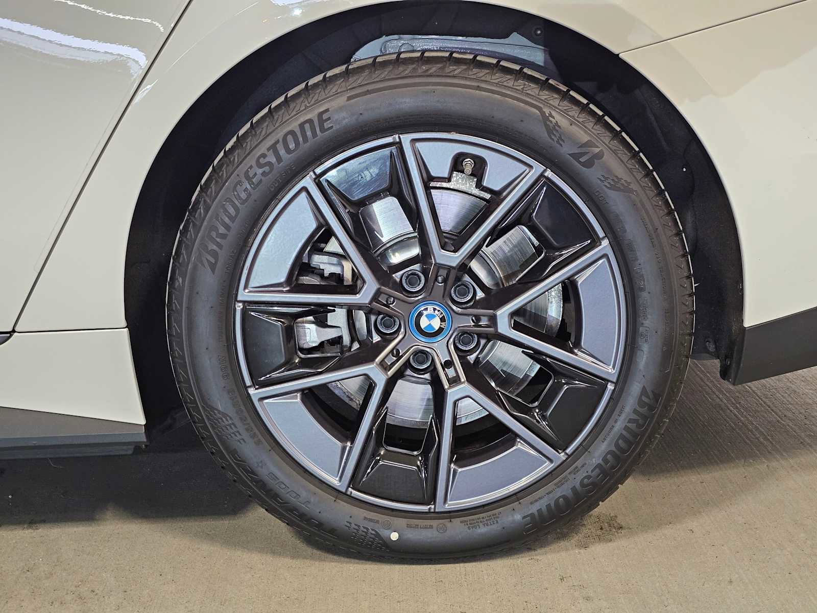 Used 2023 BMW i4 eDrive35 image 8