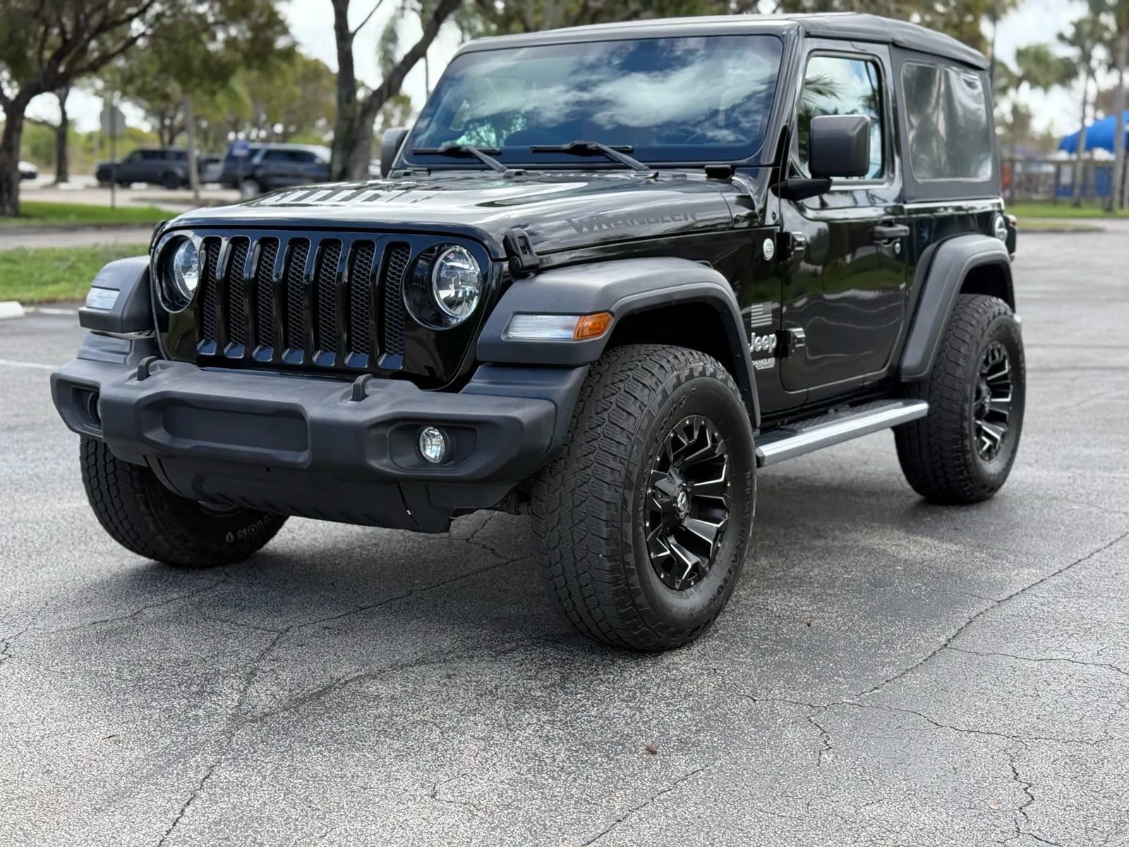 Used 2018 Jeep Wrangler Sport AWD/4WD image 2