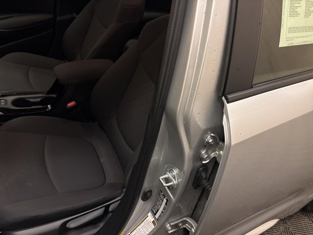 Used 2020 Toyota Corolla LE image 10