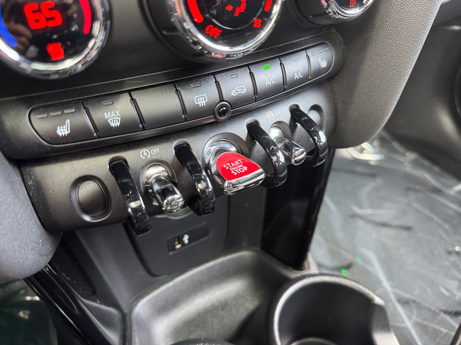 Used 2019 MINI Cooper 4-Door Hardtop FWD image 19