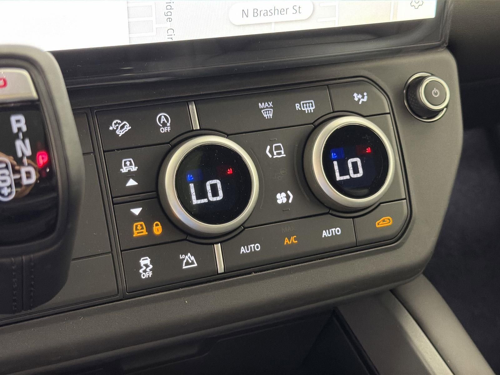 New 2026 Land Rover Defender 130 X-Dynamic SE image 15