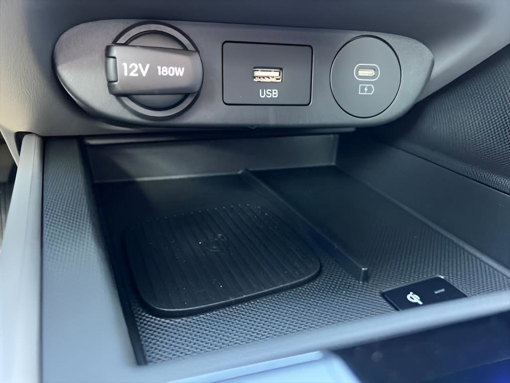 Used 2025 Hyundai Elantra Sport image 24