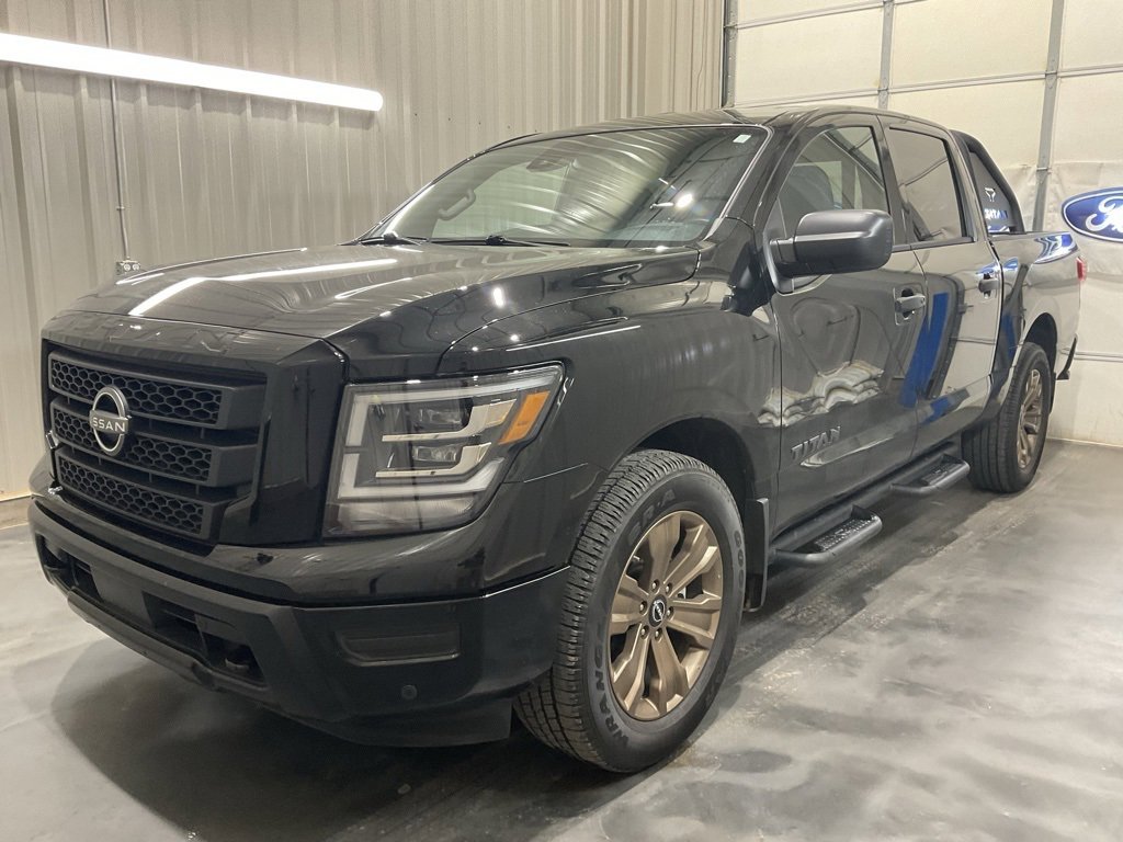 Used 2024 Nissan Titan SV w/ SV Bronze Edition Package image 3