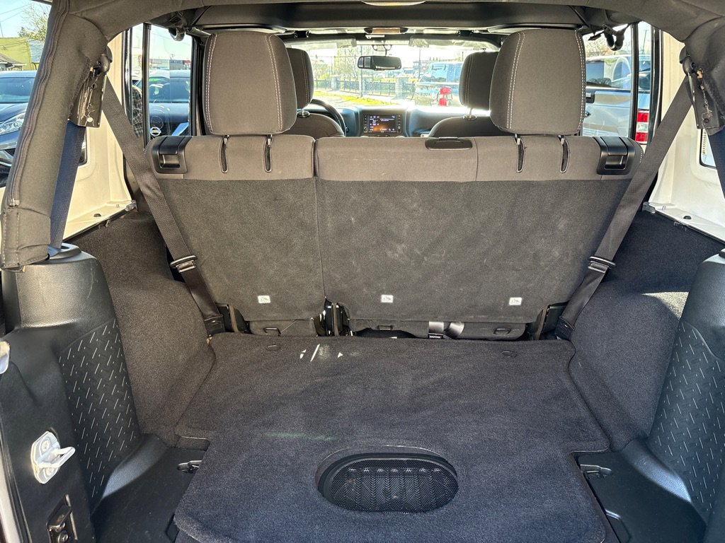 Used 2018 Jeep Wrangler Unlimited Sahara w/ Dual Top Group image 20