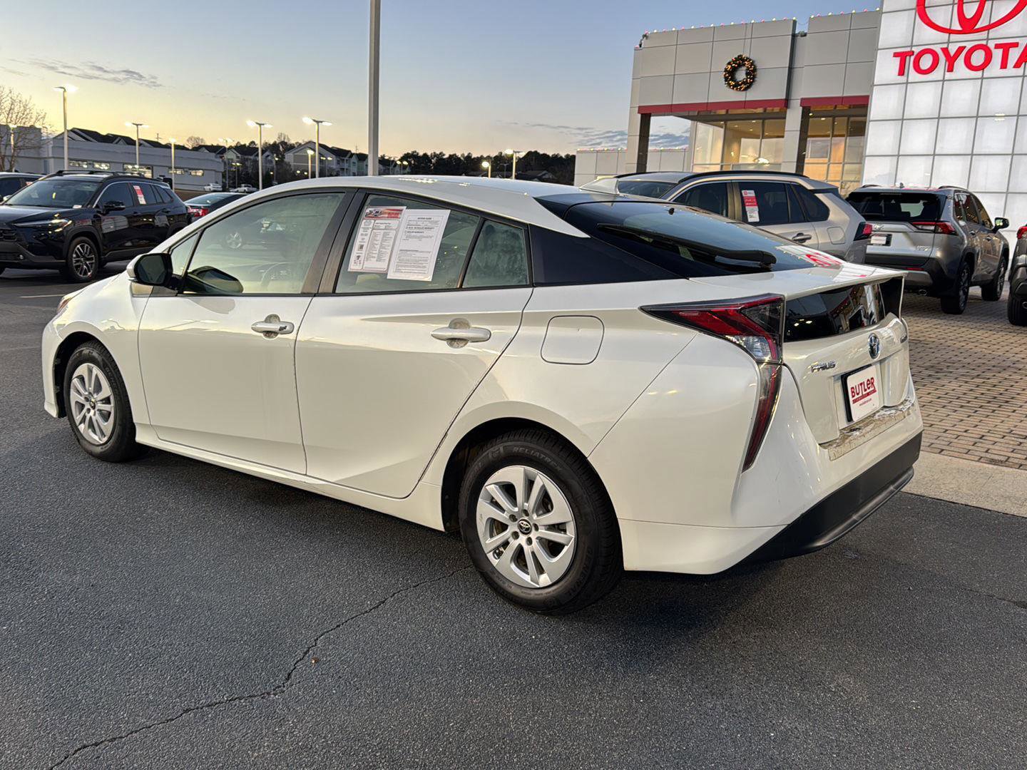 Used 2016 Toyota Prius Two image 3
