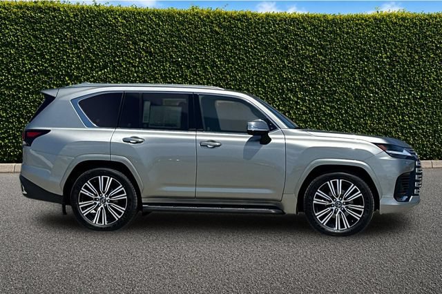 New 2026 Lexus LX 600 4WD w/ Accessory Package (2T) image 4