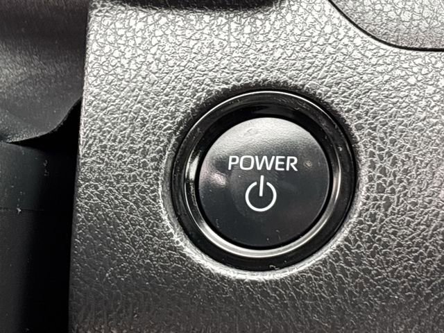 Used 2025 Toyota Camry SE image 17