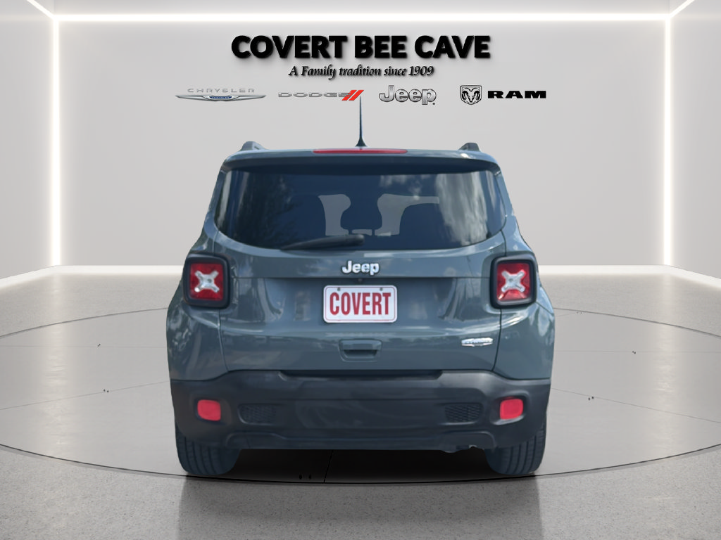 Used 2018 Jeep Renegade Latitude w/ UConnect 8.4 Nav Group FWD image 6