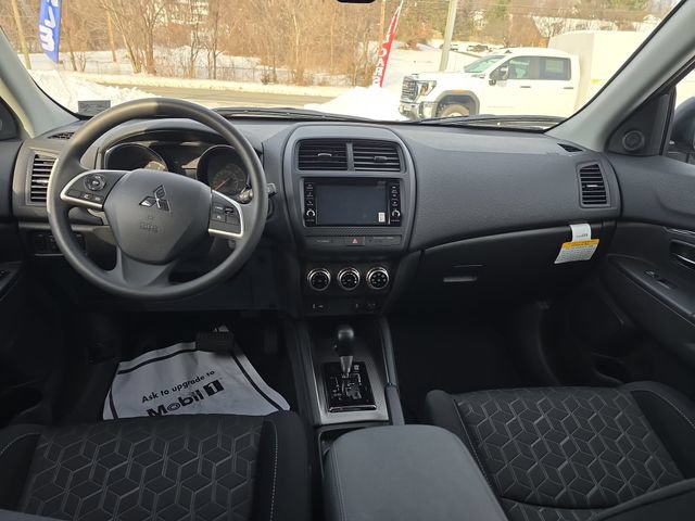 Used 2025 Mitsubishi Outlander Sport ES AWD/4WD image 11