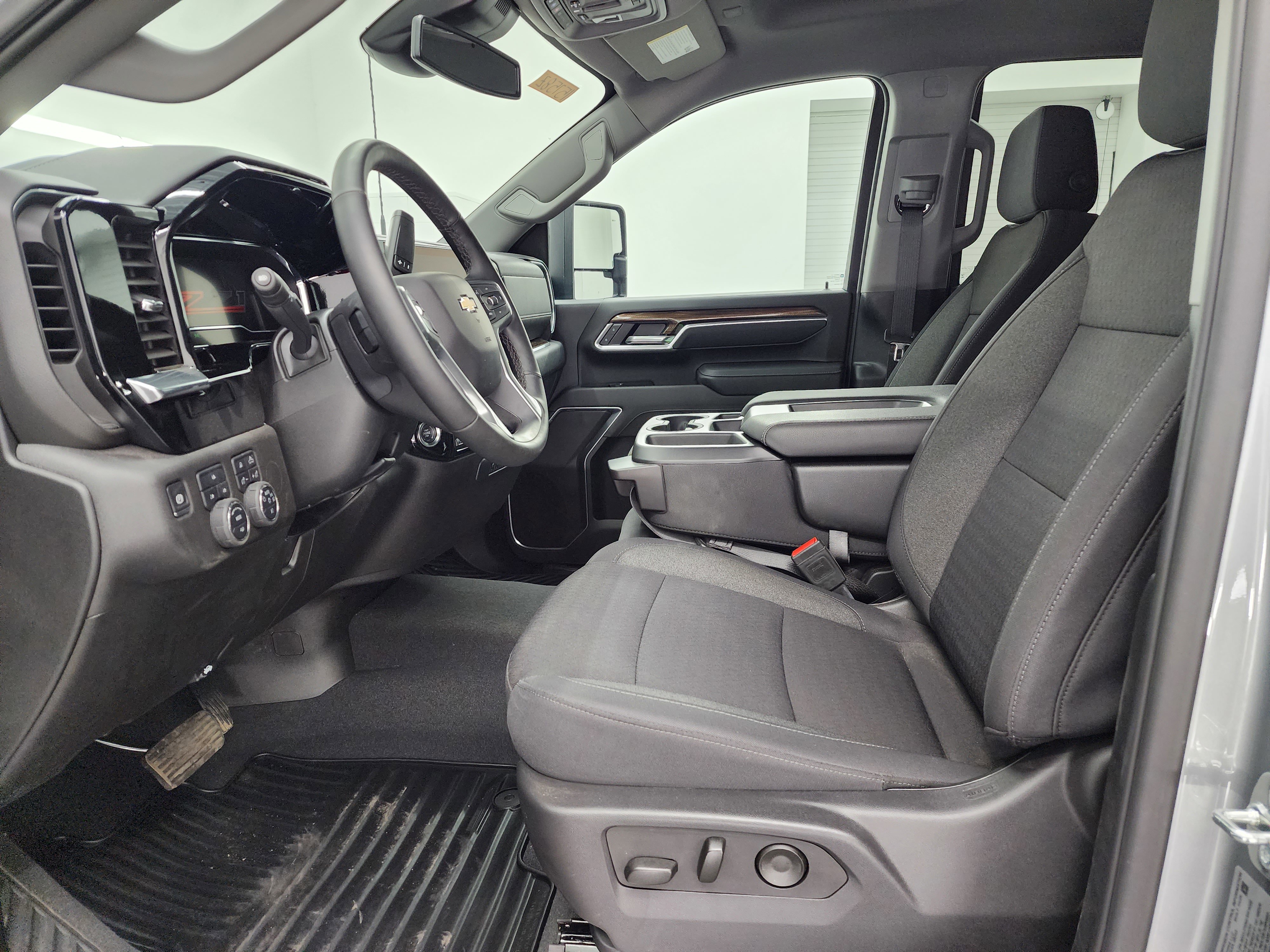 Used 2025 Chevrolet Silverado 2500 LT w/ All Star Edition image 8