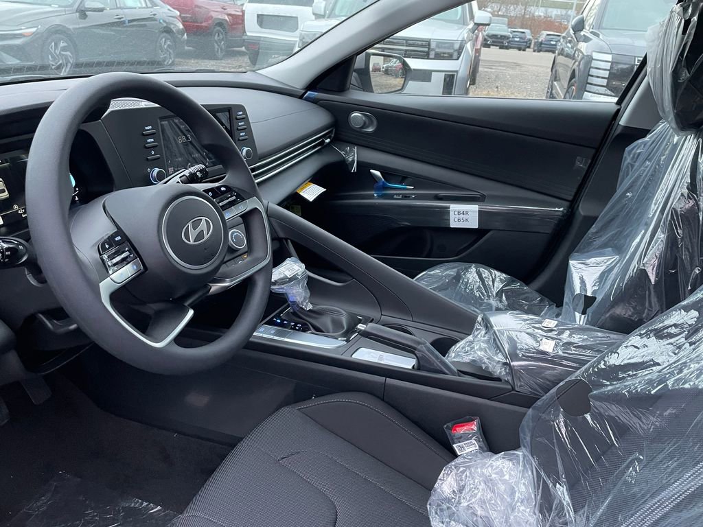 New 2026 Hyundai Elantra SE w/ Cargo Package image 6