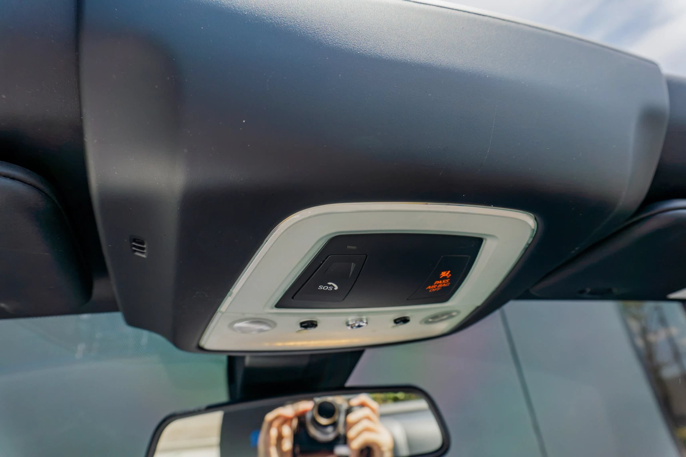 Used 2018 Rolls-Royce Dawn RWD image 71