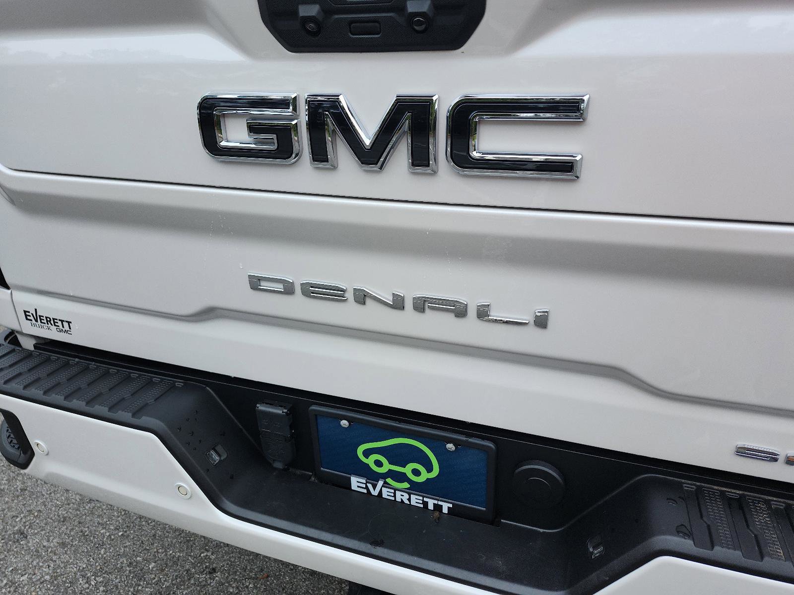 Certified 2025 GMC Sierra 2500 Denali Ultimate AWD/4WD image 4