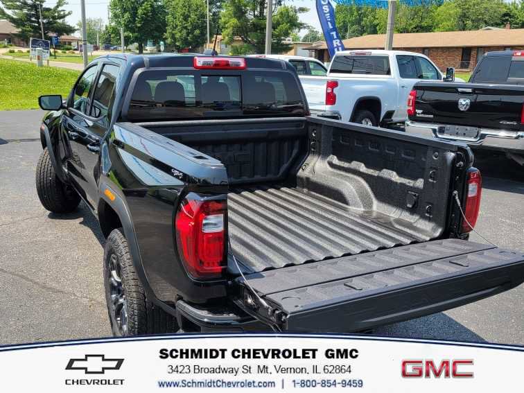 New 2025 GMC Canyon Elevation w/ Convenience Package image 9