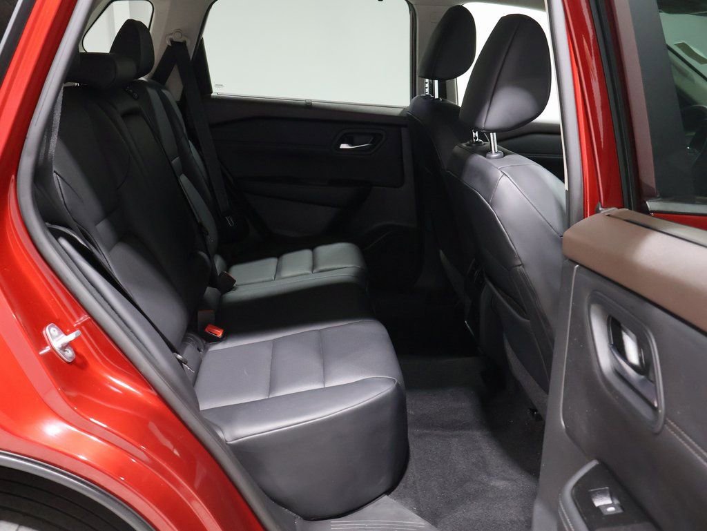 Used 2023 Nissan Rogue SV w/ SV Premium B Package image 25