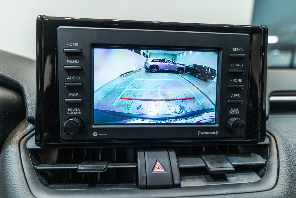 Used 2021 Toyota RAV4 XLE AWD/4WD image 29