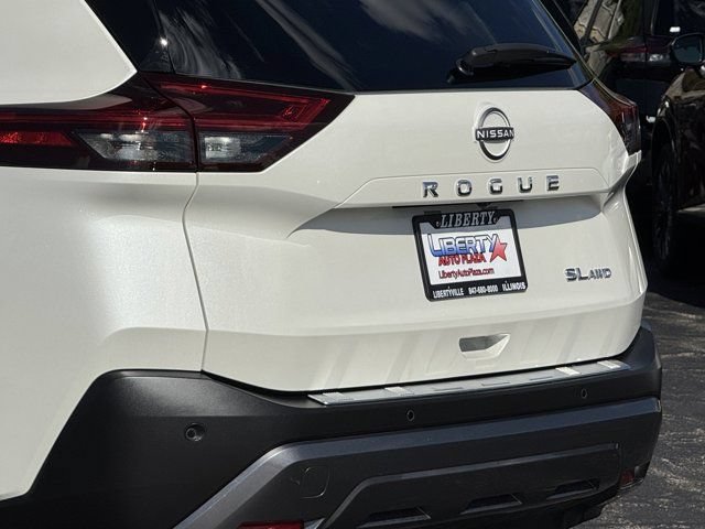Used 2023 Nissan Rogue SL AWD/4WD image 13