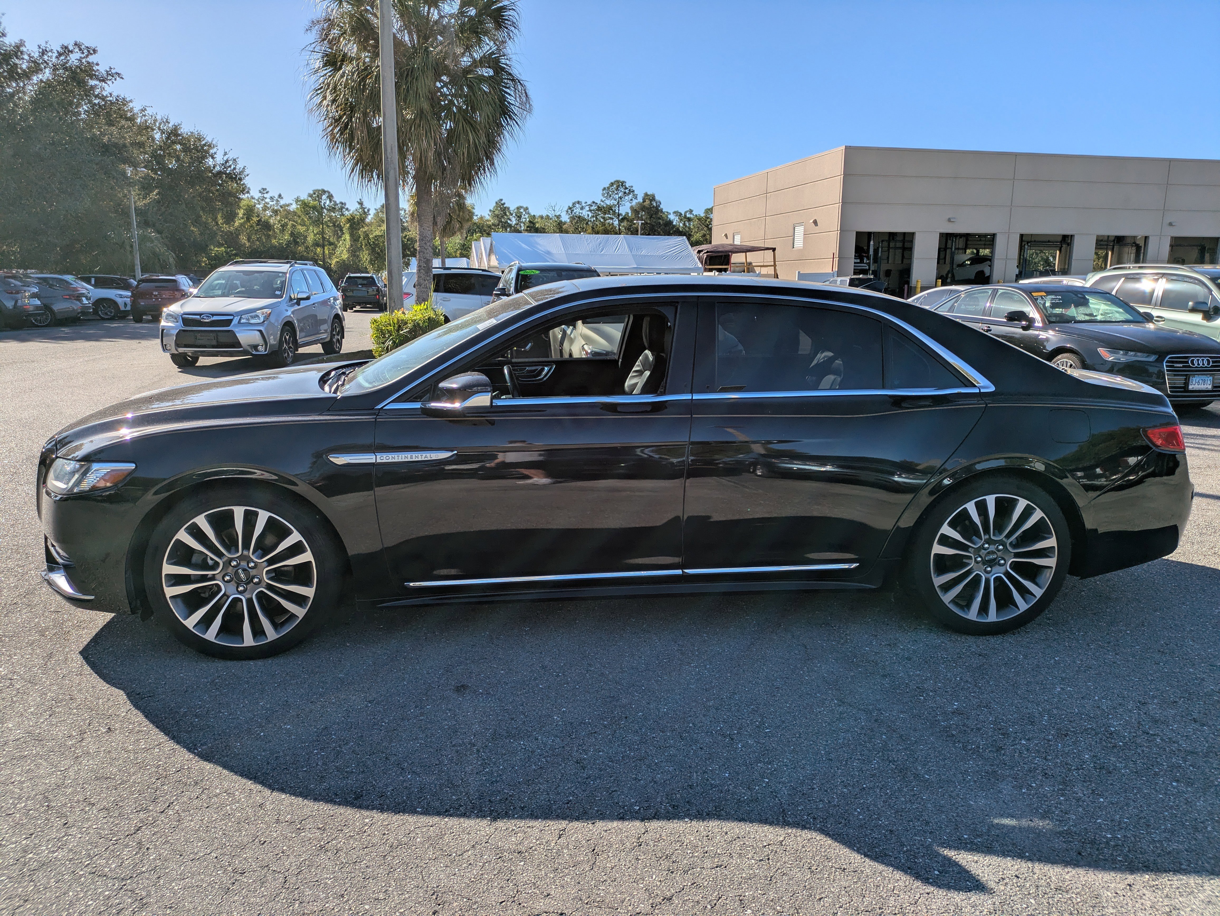 Used 2020 Lincoln Continental AWD w/ Premium Package image 8