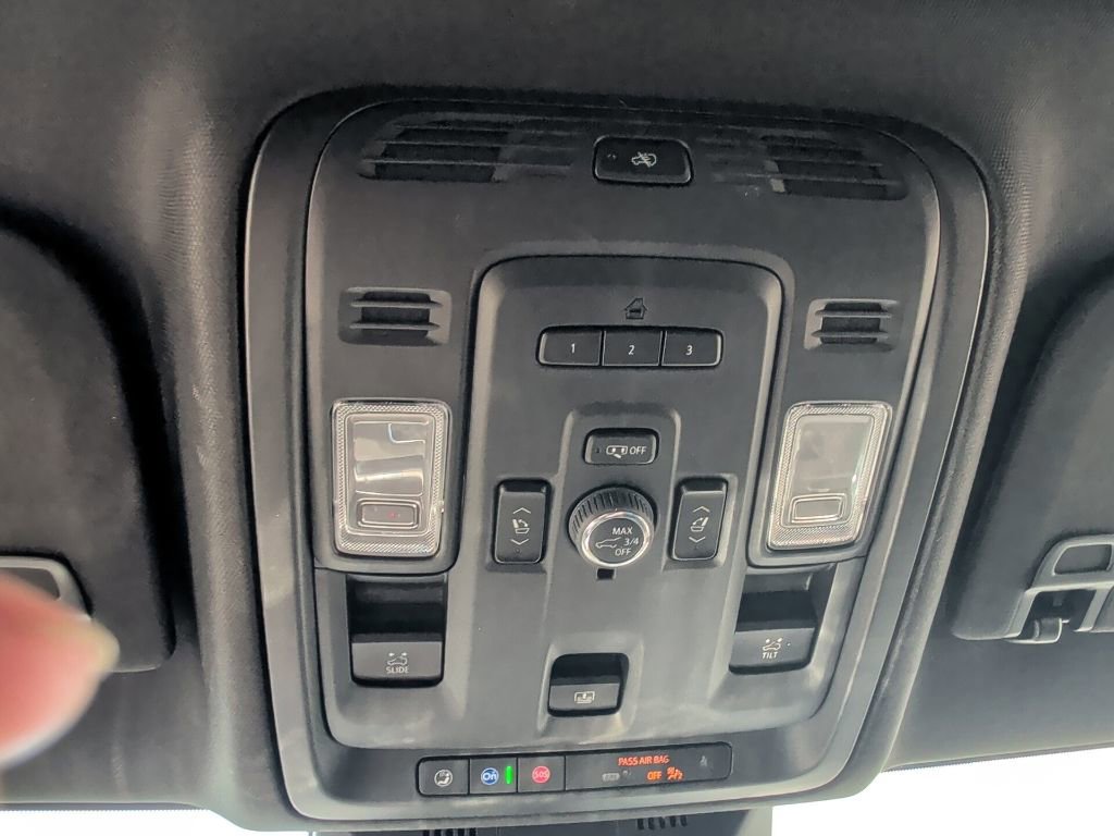 Used 2023 Cadillac Escalade Premium Luxury AWD/4WD image 28