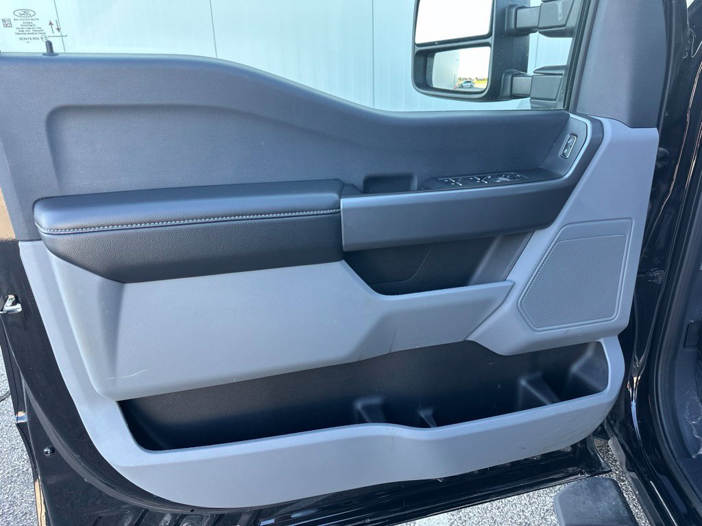 Used 2025 Ford F250 XL w/ STX Appearance Package AWD/4WD image 13