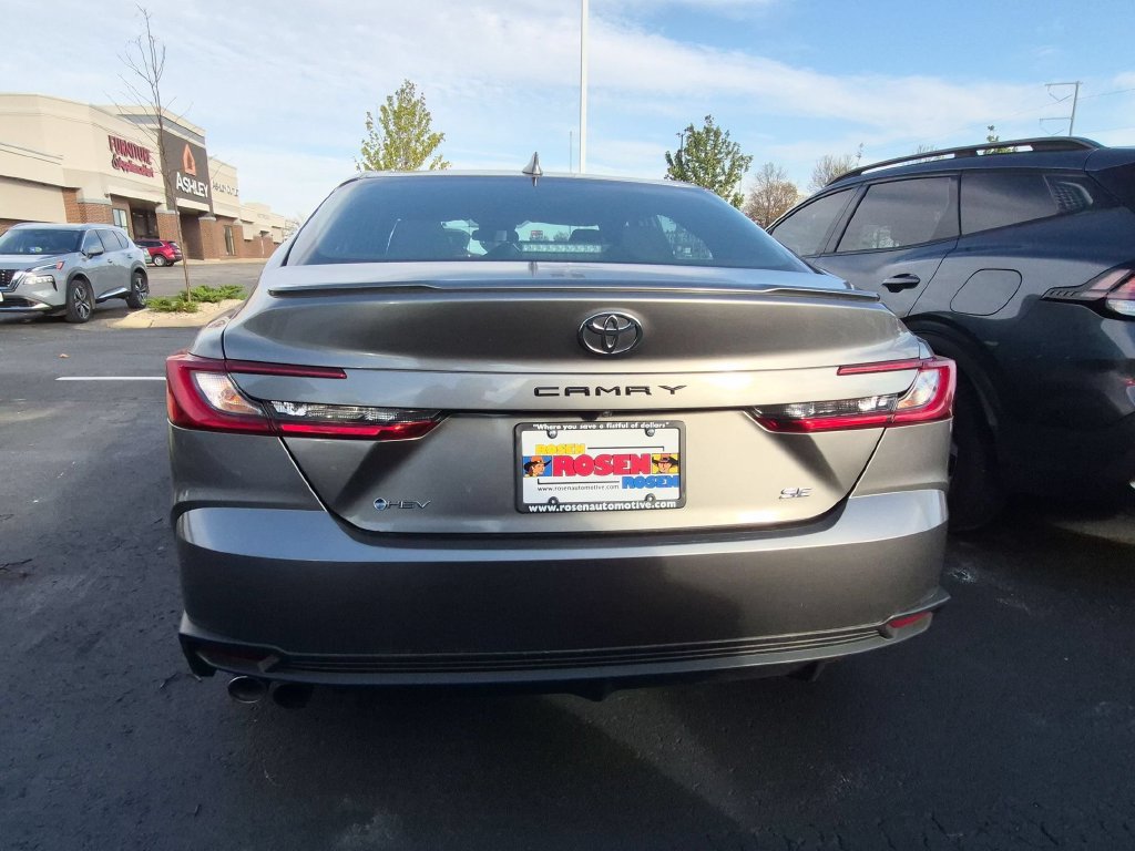 Used 2025 Toyota Camry SE FWD image 3