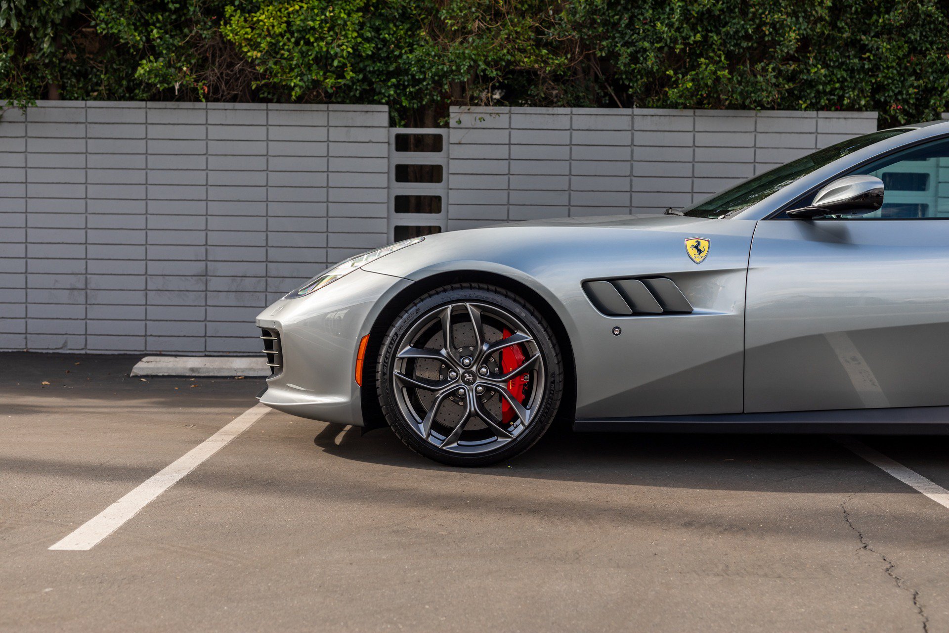 Used 2018 Ferrari GTC4Lusso T RWD image 23