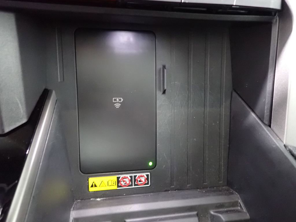 Used 2025 Toyota Tundra Limited AWD/4WD image 35