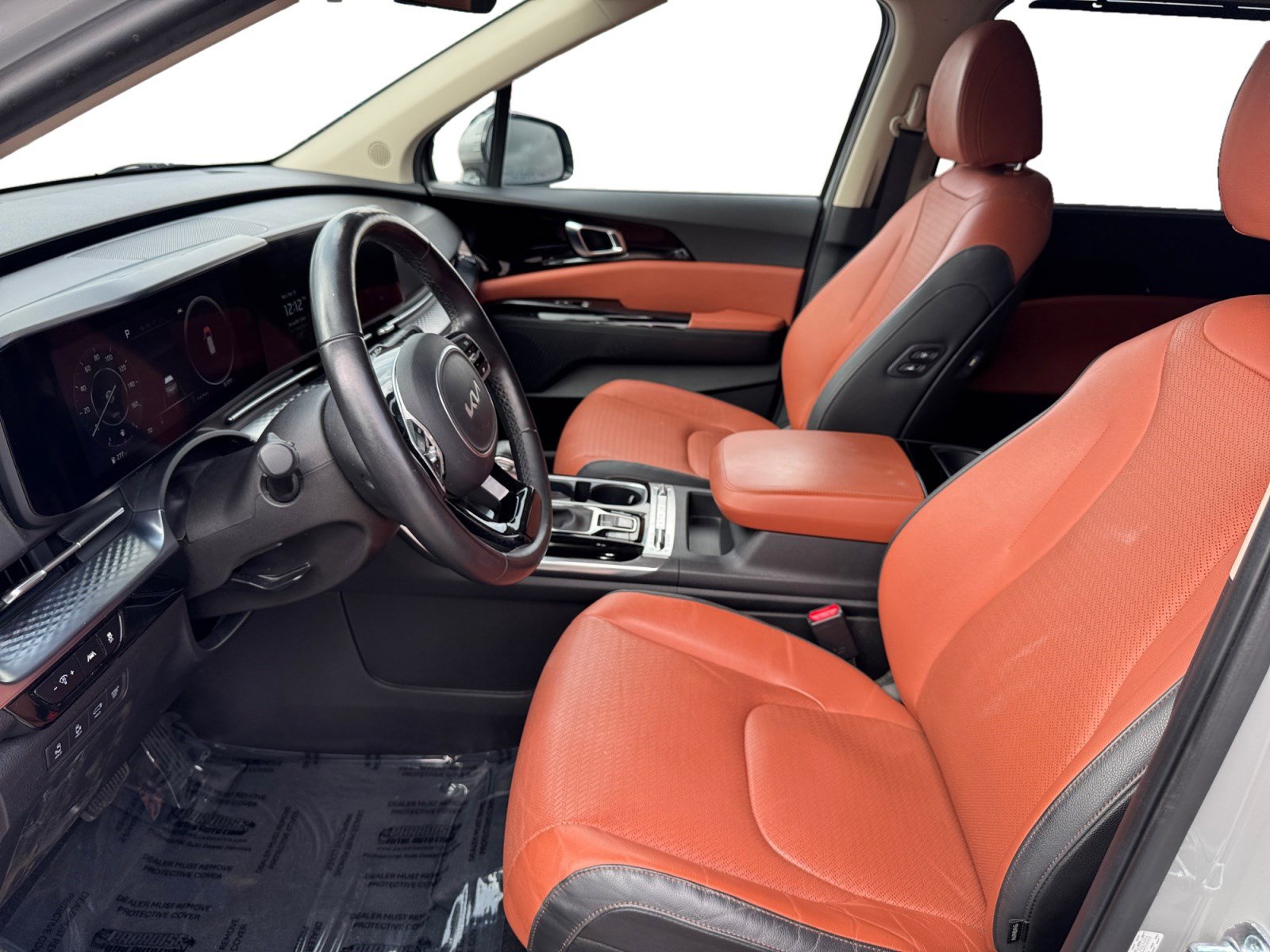 Used 2023 Kia Carnival SX Prestige image 9