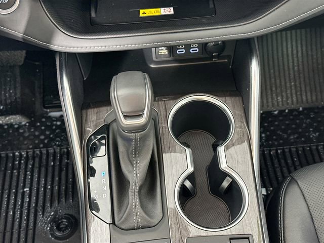 Used 2024 Toyota Highlander Platinum image 15