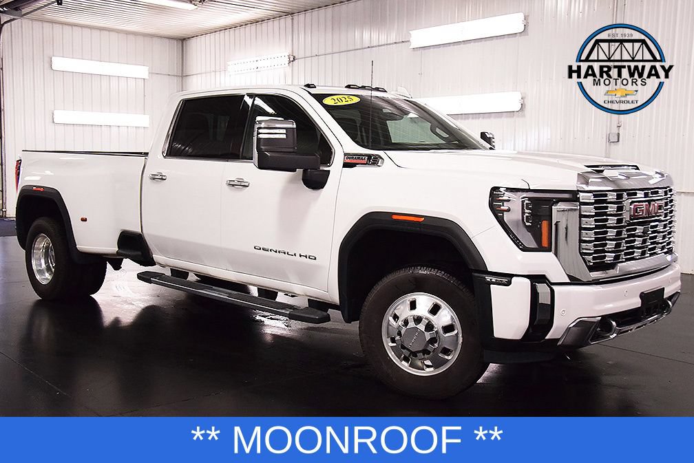 Used 2025 GMC Sierra 3500 Denali w/ Denali Reserve Package AWD/4WD image 1