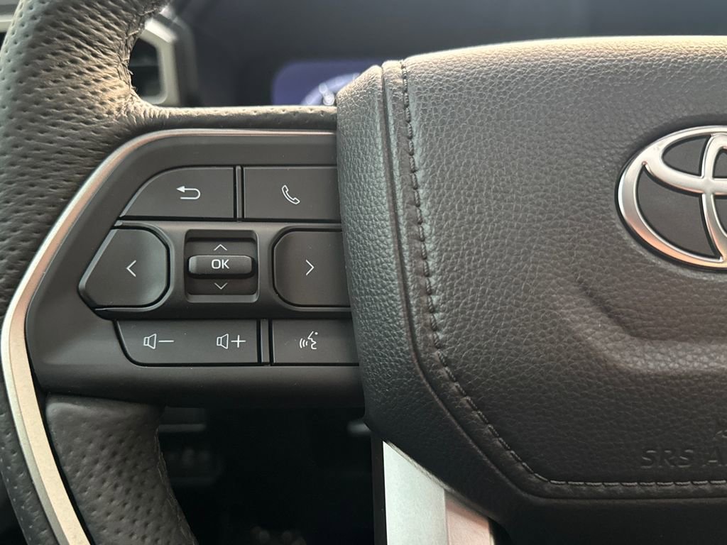 Used 2025 Toyota Tacoma Limited image 21