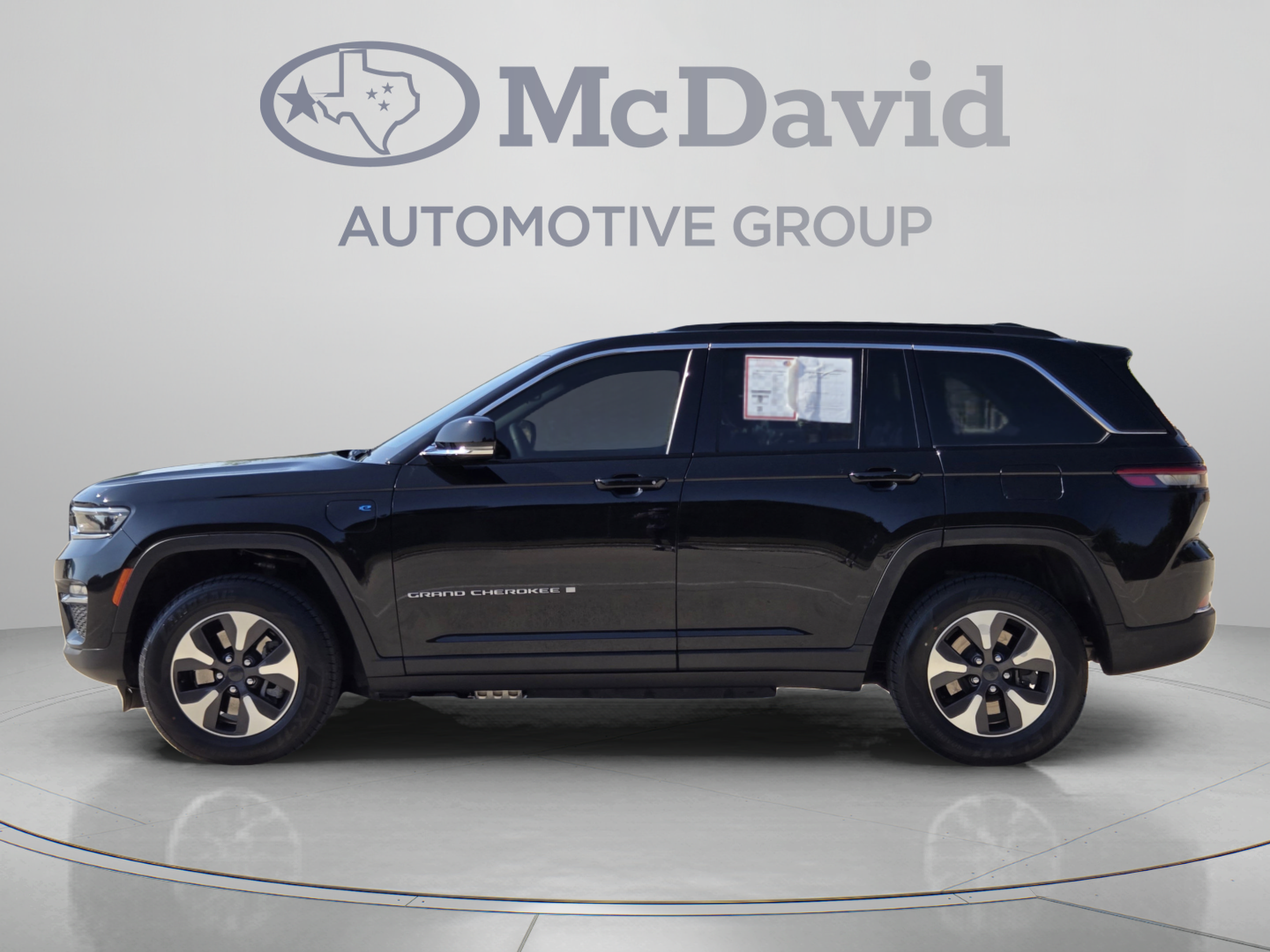 Used 2024 Jeep Grand Cherokee Limited 4xe AWD/4WD image 2