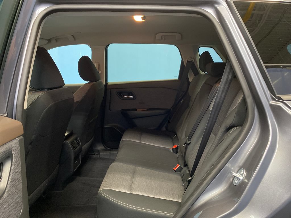 Used 2023 Nissan Rogue SV AWD/4WD image 24