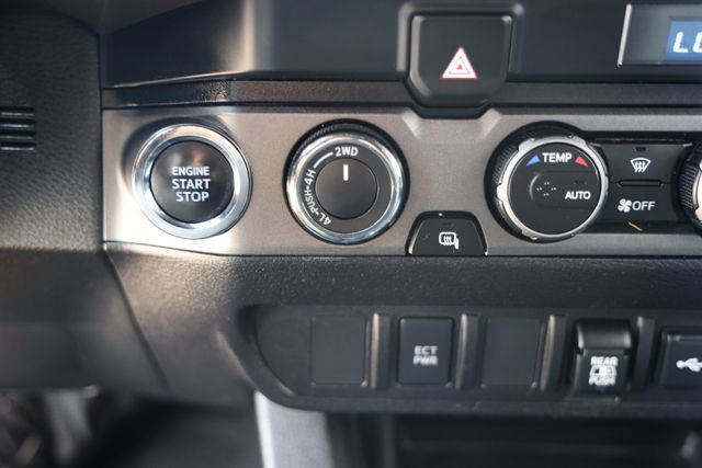 Used 2022 Toyota Tacoma TRD Off-Road AWD/4WD image 22