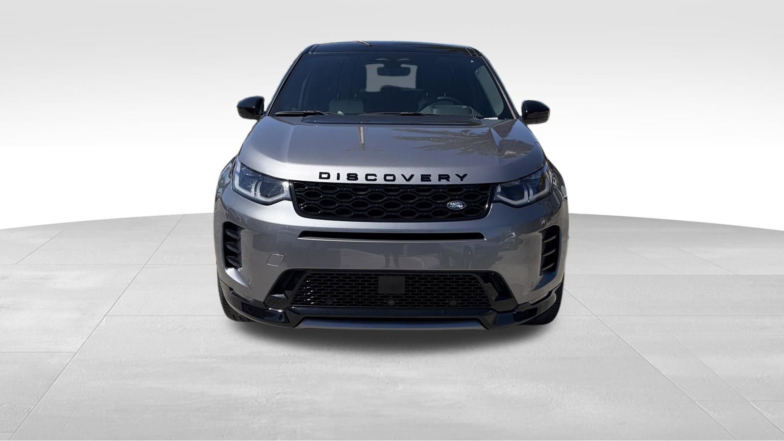Certified 2025 Land Rover Discovery Sport Dynamic SE image 2