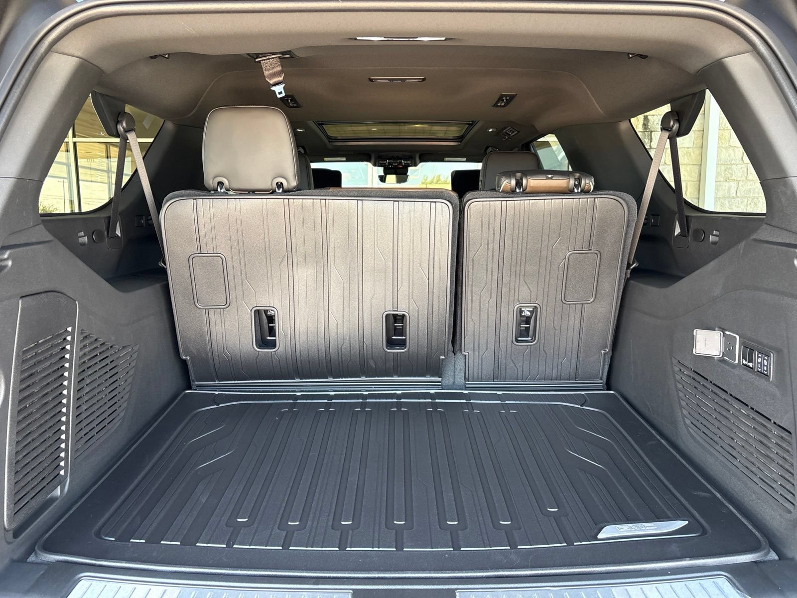 New 2026 GMC Yukon XL Denali Ultimate w/ LPO, Floor Liner Package AWD/4WD image 21