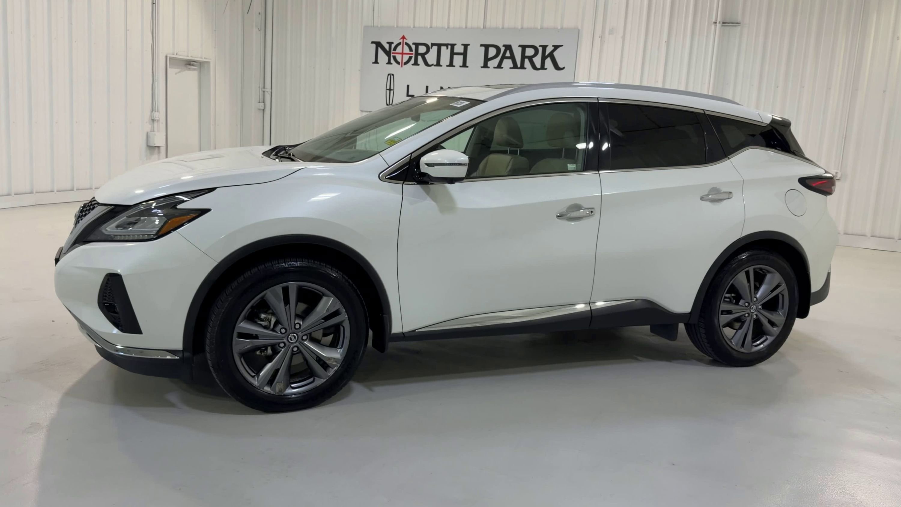 Used 2020 Nissan Murano Platinum w/ Cargo Package FWD image 6