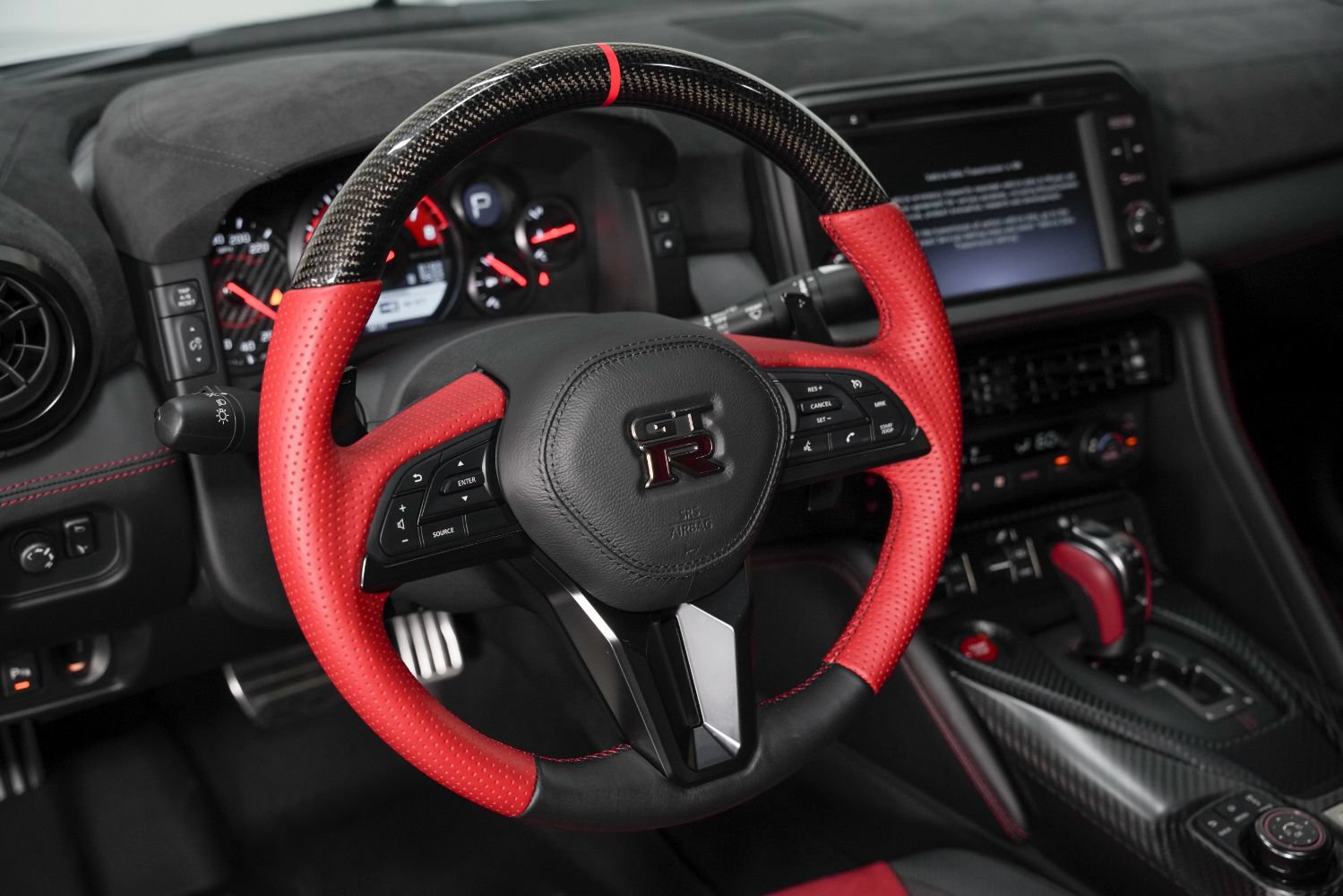Used 2018 Nissan GT-R NISMO AWD/4WD image 39