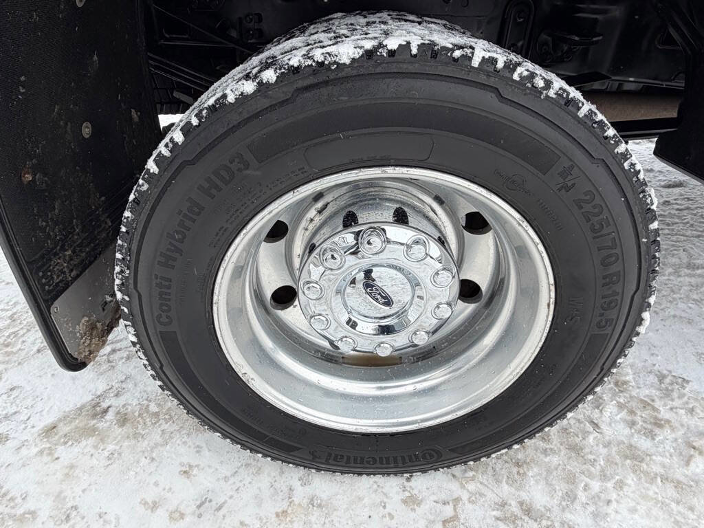 Used 2022 Ford F450 Platinum w/ FX4 Off-Road Package image 54