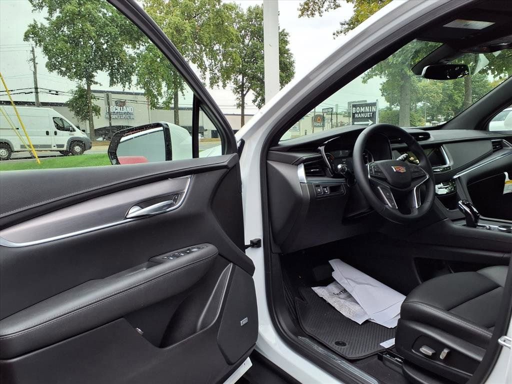 Used 2025 Cadillac XT5 Luxury image 9