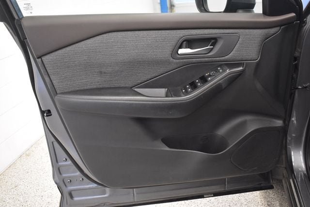 Used 2023 Nissan Rogue SV AWD/4WD image 20