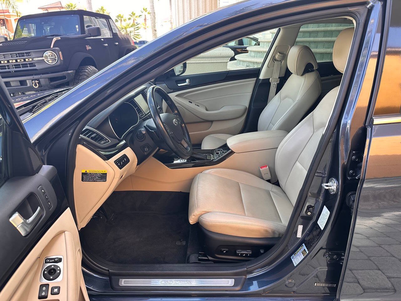 Used 2014 Kia Cadenza Premium w/ Technology Package FWD image 22