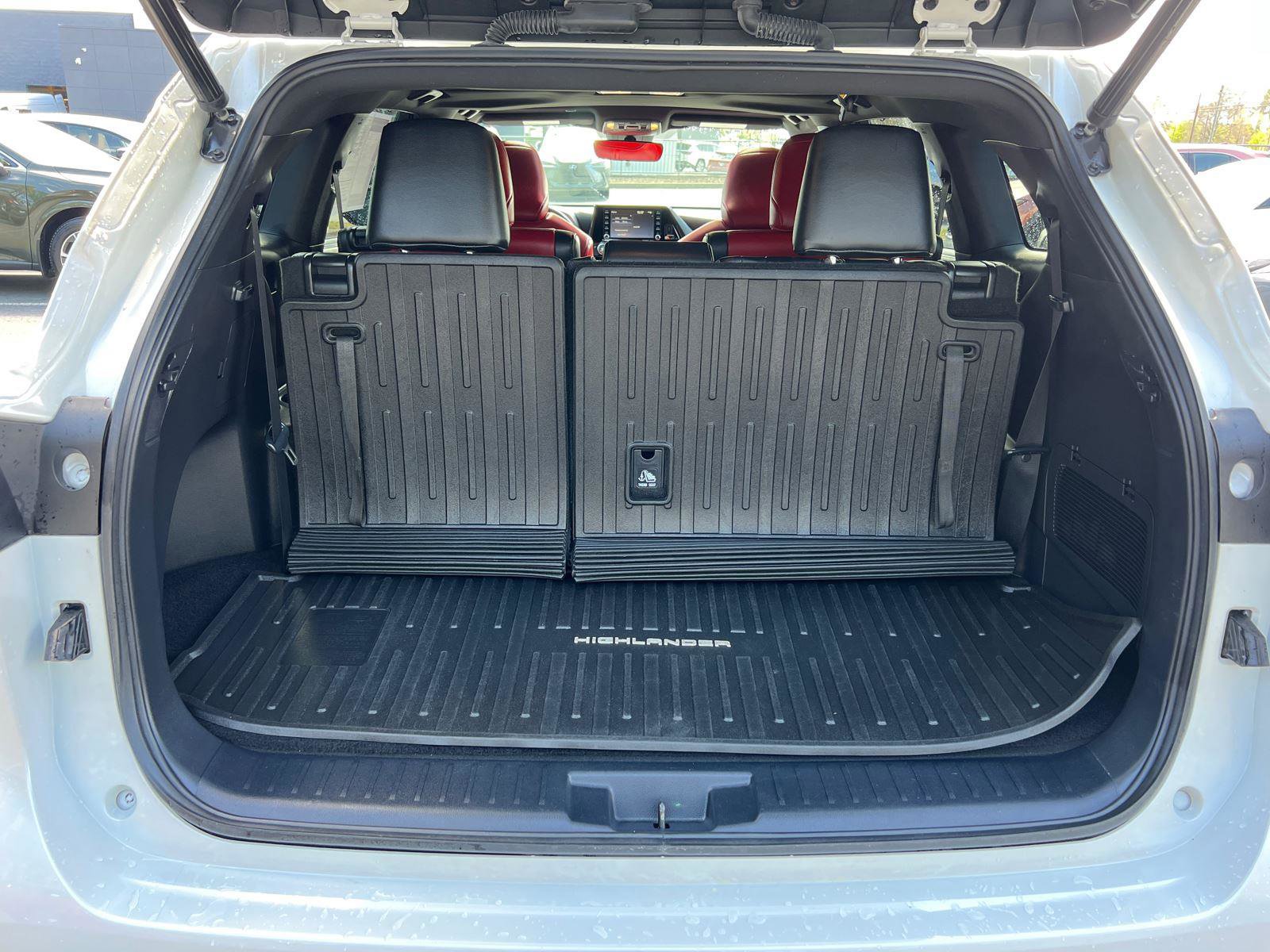 Used 2021 Toyota Highlander XSE image 19