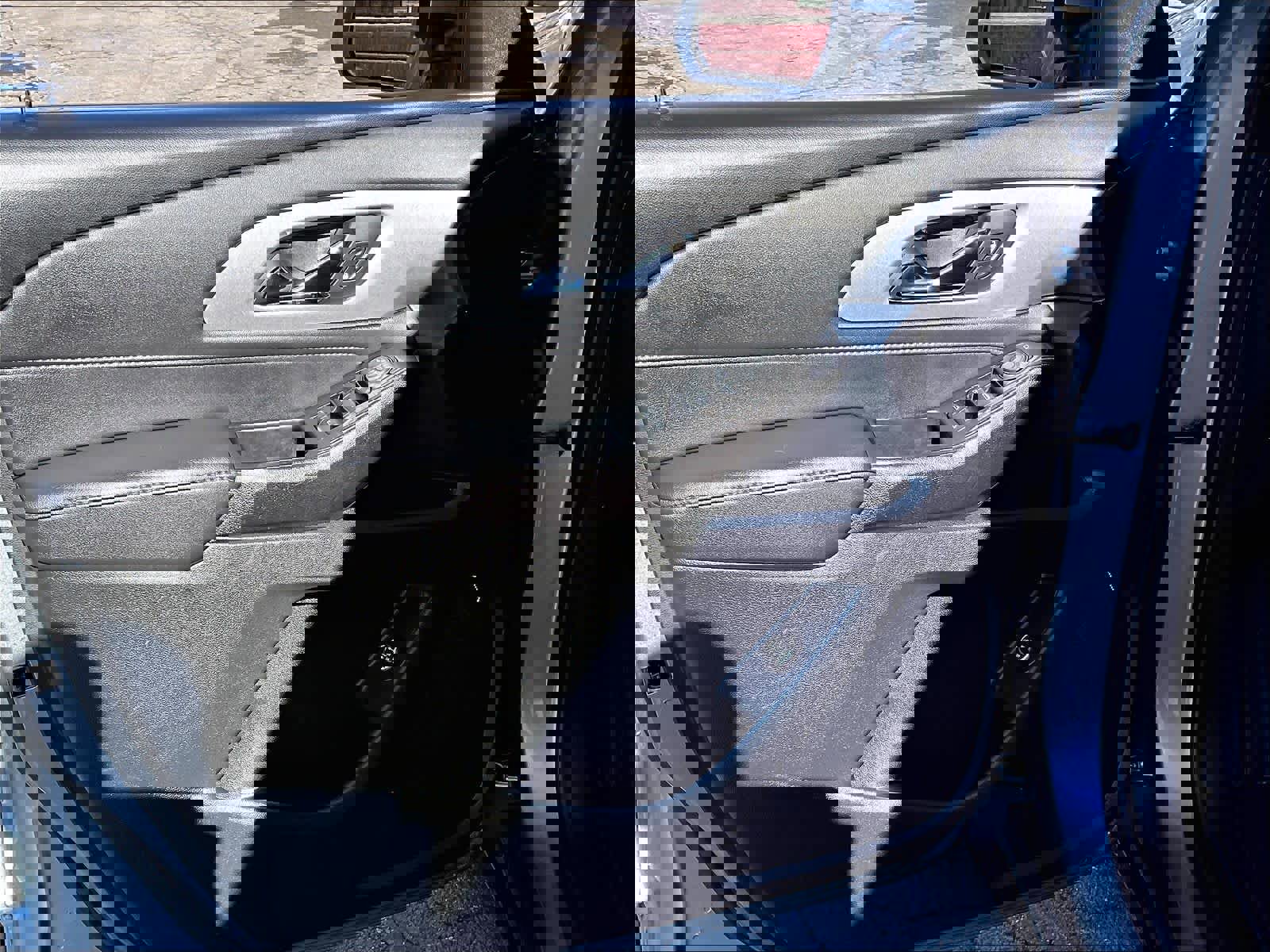 Used 2023 Chevrolet Traverse LT image 9